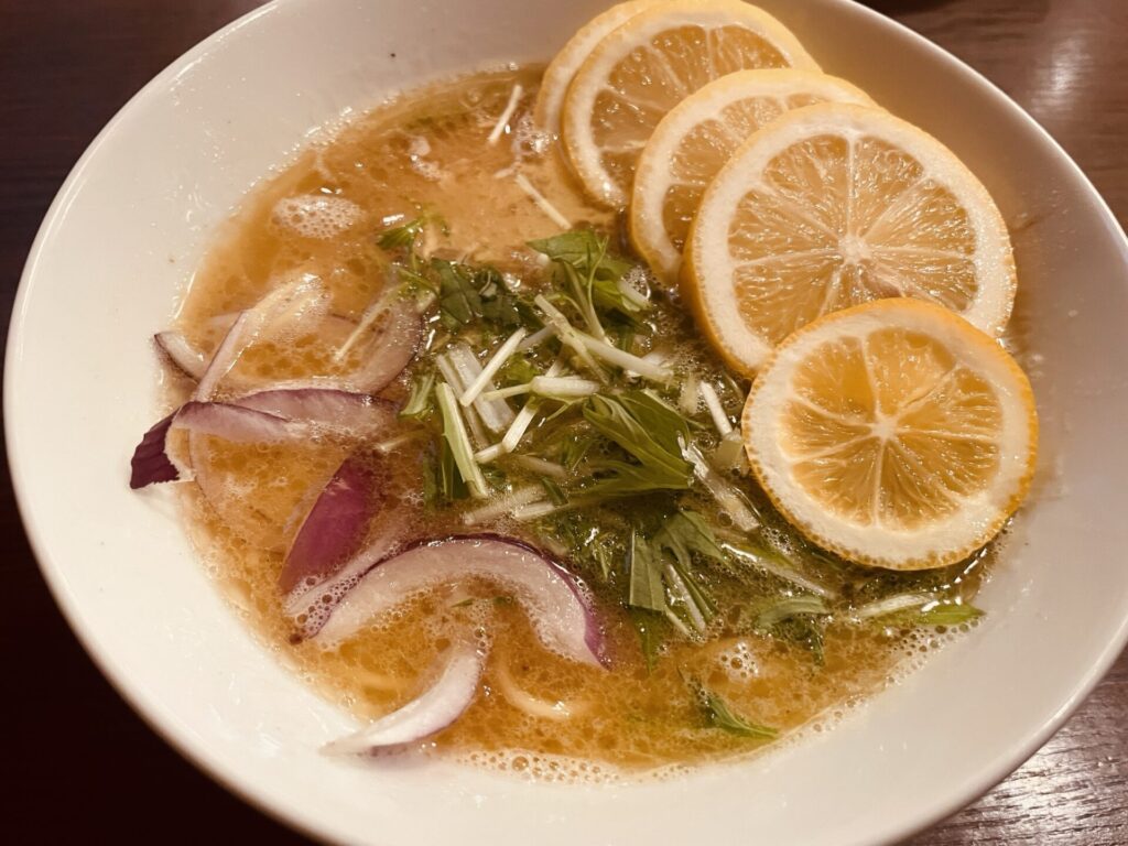 大宮ラーメン　Paitan Works　レモン鶏白湯ラーメン③