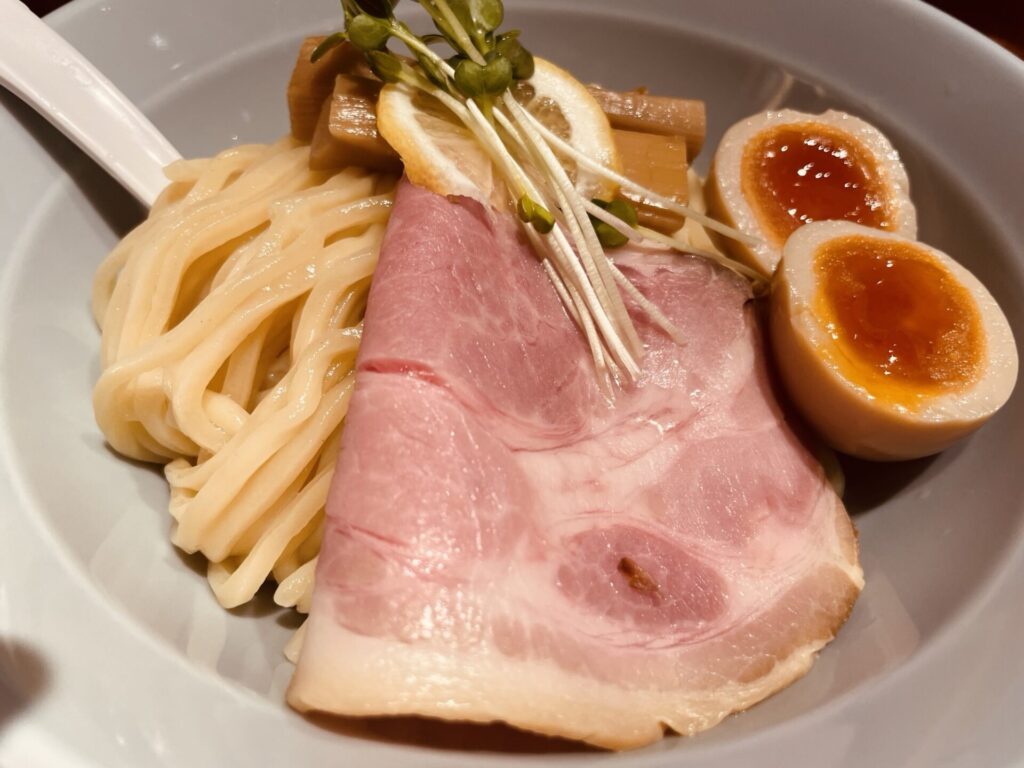 池袋東口　麺庵いぶし　味玉つけ麺②