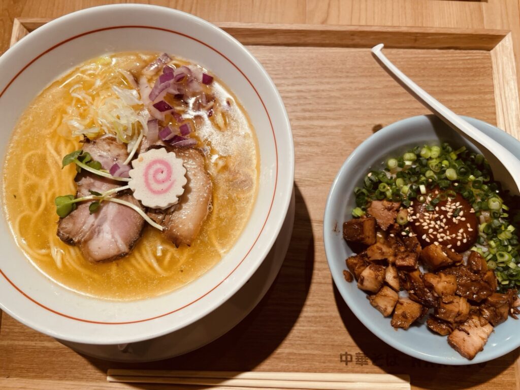 チャーシュー麺専門 中華そばナルト 鶏塩ラーメン①