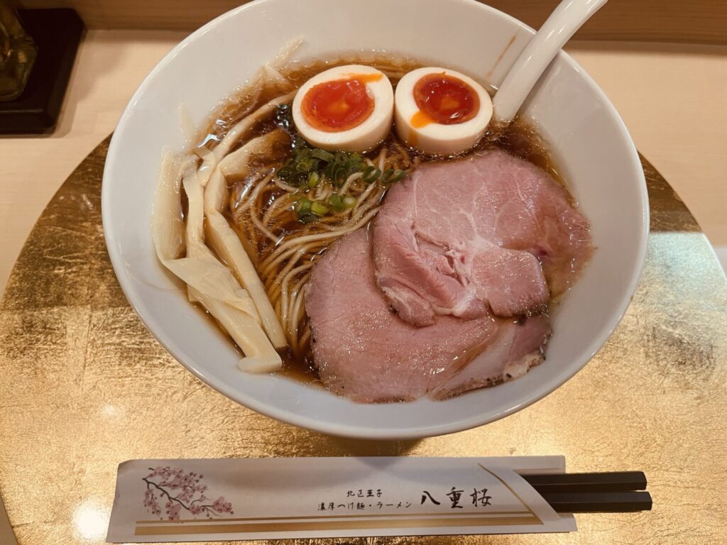 王子駅　八重桜　味玉鶏中華そば①