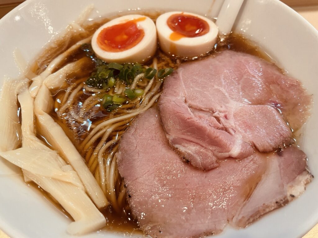 王子駅　八重桜　味玉鶏中華そば②