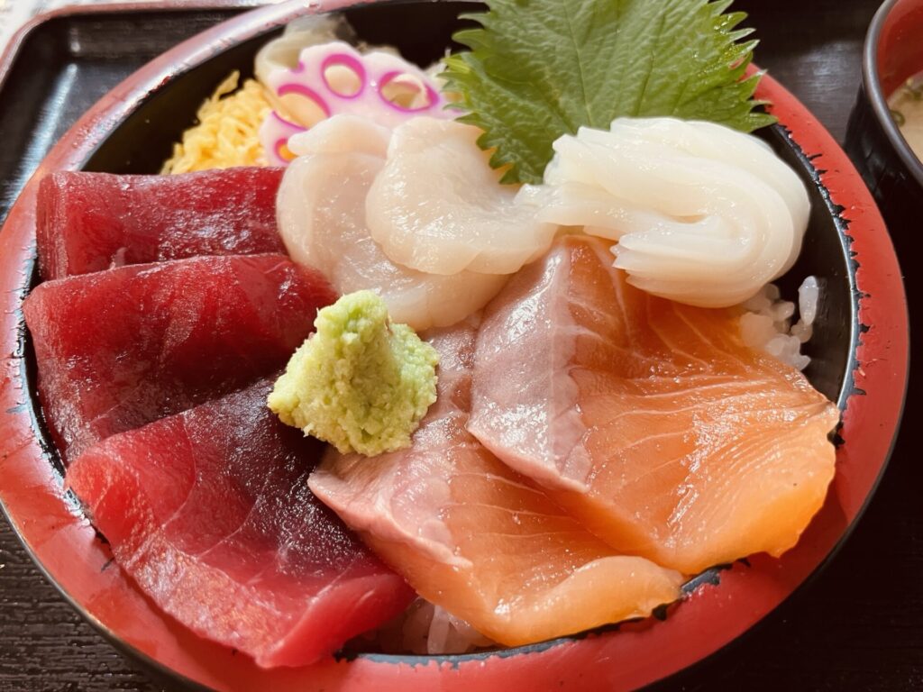 青森 丸青食堂 青森丼②