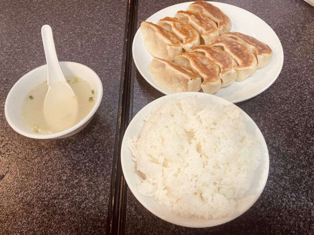 天鴻餃子房 黒豚餃子定食①