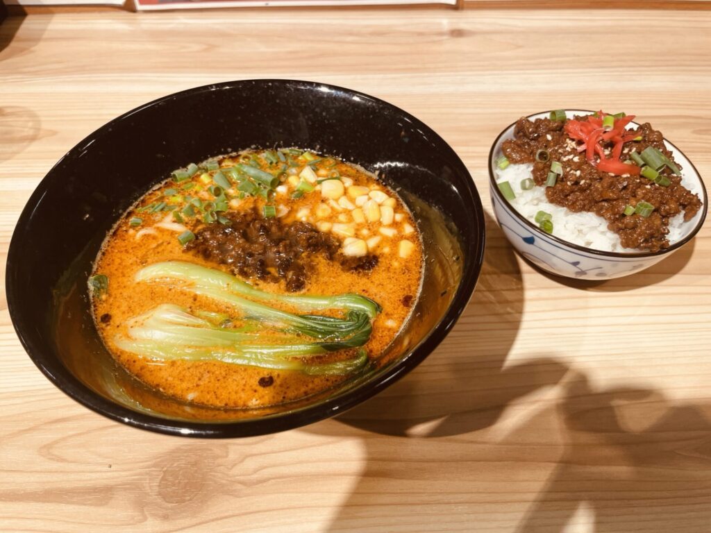 四川NOODLES麻辣亭 坦々麺①